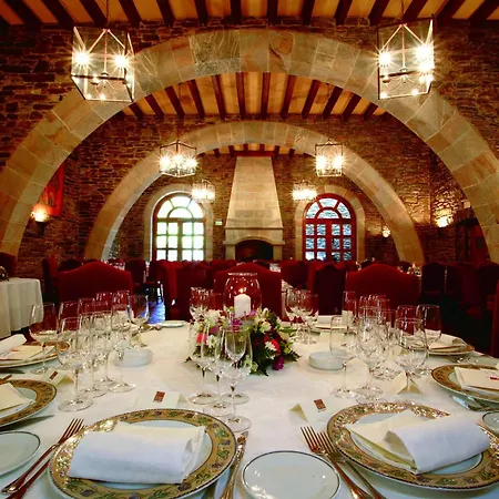 & El Castell De Ciutat 4* La Seu d'Urgell